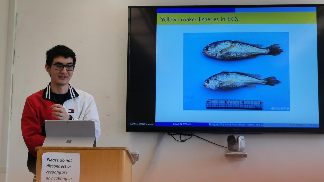Kaiwen is introducing us the small yellow croaker. Kaiwen is introducing us the small yellow croaker.
